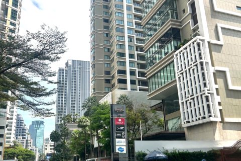 Condo in Khlong Toei, Bangkok, Thailand, 3 bedrooms  № 171593 - photo 15