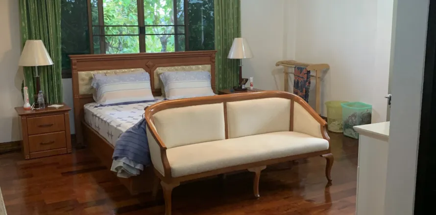 Вилла в Чианграе, Таиланд с 4 спальнями  № 154297