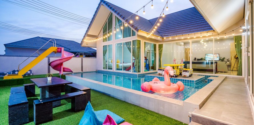Villa in Cha-am, Thailand 4 bedrooms № 140847