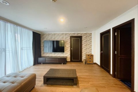 Condo in Watthana, Bangkok, Thailand, 3 bedrooms  № 159699 - photo 18