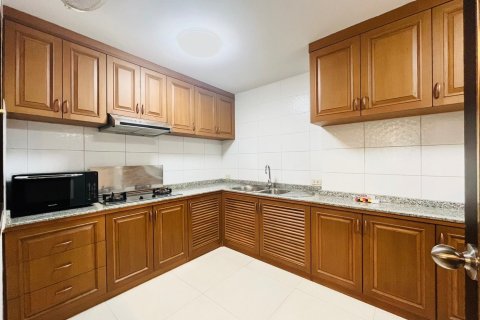 Condo in Watthana, Bangkok, Thailand, 3 bedrooms  № 159699 - photo 13