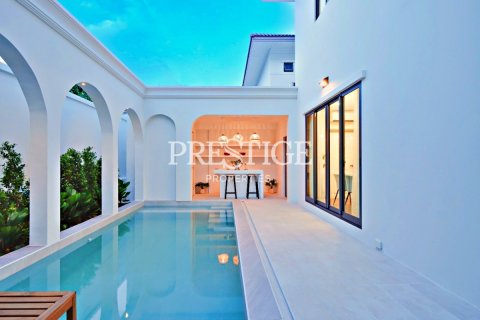 House in Pattaya, Thailand 3 bedrooms № 197942