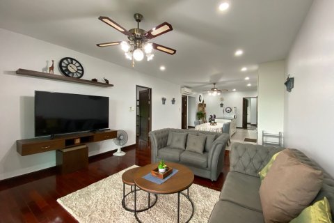 Condo in Chiang Mai, Thailand, 3 bedrooms  № 133358 - photo 10