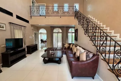 Вилла в Паттайе, Таиланд с 3 спальнями  № 139747 - фото 2