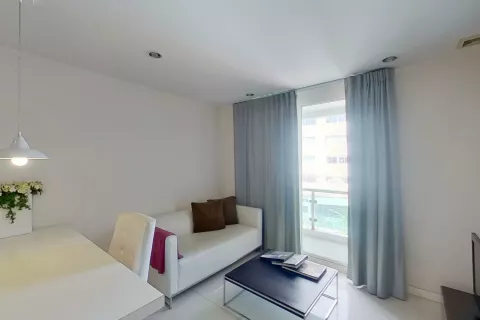 Студия в кондо в Банг Раке, Бангкок, Таиланд № 139749 - фото 1