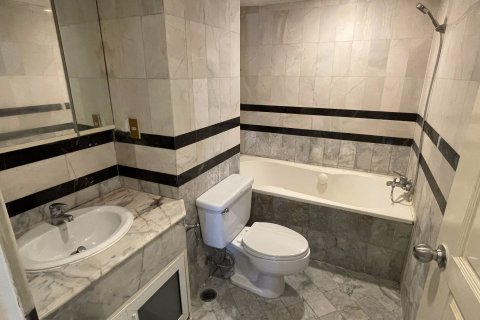 Кондоминиум с 2 спальнями в Ваттхане, Бангкок, Таиланд № 139750 - фото 16