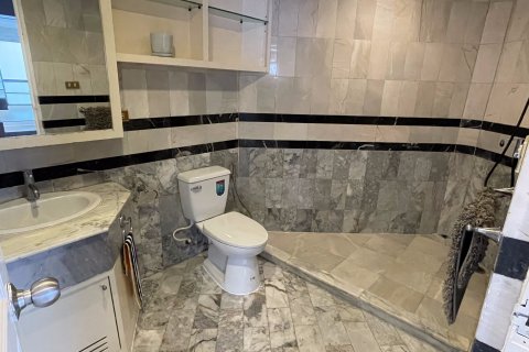 Кондоминиум с 2 спальнями в Ваттхане, Бангкок, Таиланд № 139750 - фото 12