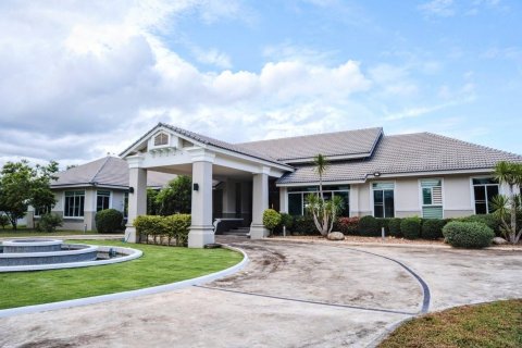 House in San Kamphaeng, Thailand 5 bedrooms № 139748 - photo 16