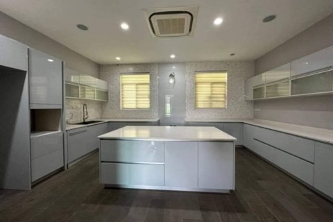 House in San Kamphaeng, Thailand 5 bedrooms № 139748 - photo 5