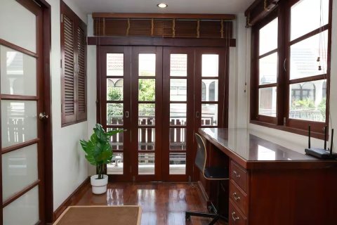 Таунхаус в Ваттхане, Бангкок, Таиланд с 4 спальнями  № 151655 - фото 8