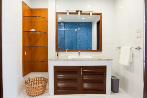 Таунхаус в Ваттхане, Бангкок, Таиланд с 4 спальнями  № 151655 - фото 17