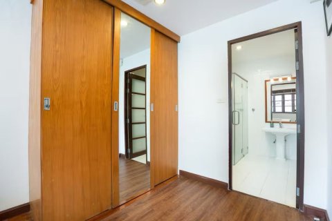 Таунхаус в Ваттхане, Бангкок, Таиланд с 4 спальнями  № 151655 - фото 28