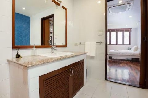 Таунхаус в Ваттхане, Бангкок, Таиланд с 4 спальнями  № 151655 - фото 14