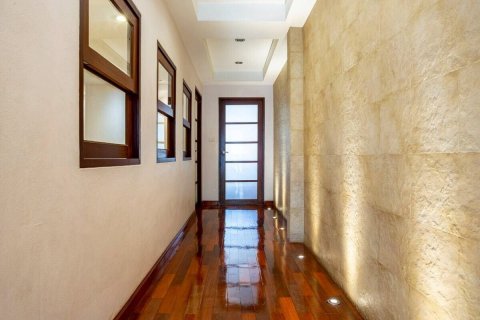 Таунхаус в Ваттхане, Бангкок, Таиланд с 4 спальнями  № 151655 - фото 23