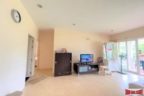House in Phang Nga, Thailand 3 bedrooms № 203155 - photo 3
