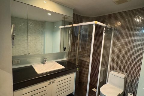 Condo in Chatuchak, Bangkok, Thailand, 3 bedrooms  № 157878 - photo 11