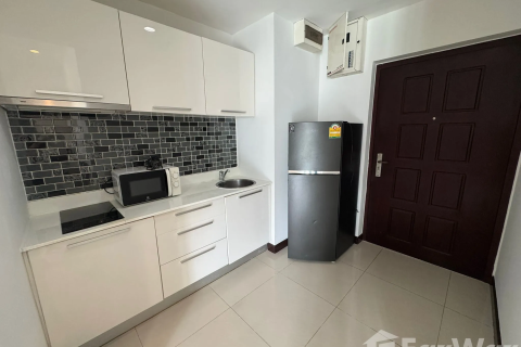 Studio in the Condo in Watthana, Bangkok, Thailand  № 157879 - photo 3