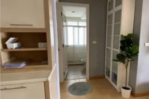 Кондоминиум с 2 спальнями в Сатхоне, Бангкок, Таиланд № 159577 - фото 5