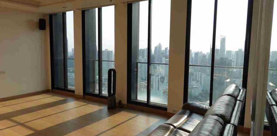 Condo in Bangkok, Thailand, 3 bedrooms  № 183580