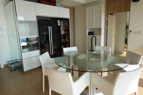 Condo in Bangkok, Thailand, 3 bedrooms  № 183580 - photo 8
