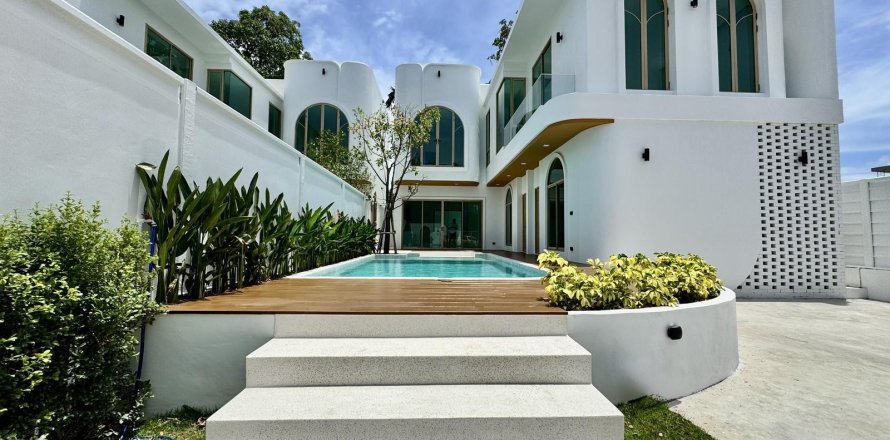 Maison à Pattaya, Thaïlande 5 chambres № 155694