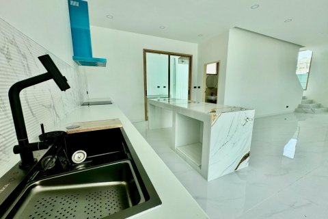 Maison à Pattaya, Thaïlande 5 chambres № 155694 - photo 14