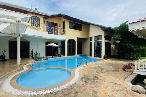 Maison à Pattaya, Thaïlande 6 chambres № 155696 - photo 1