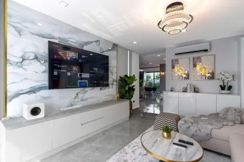 Villa à Pattaya, Thaïlande 5 chambres № 155698 - photo 11