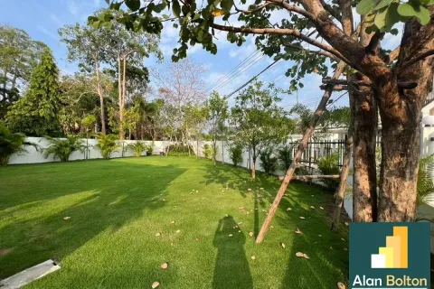 Casa de 3 dormitorios en Pattaya, Tailandia № 211324 - foto 17