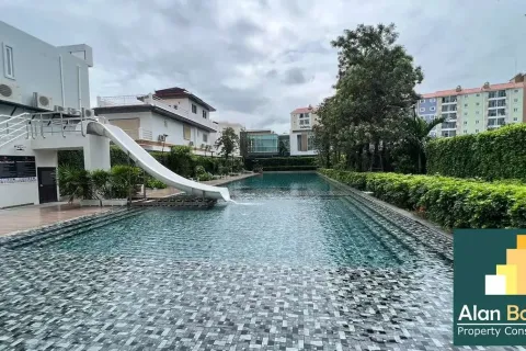 Condominio de 3 dormitorios en Jomtien Beach, Pattaya, Tailandia № 211323 - foto 12