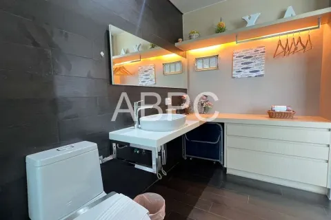 Condominio de 3 dormitorios en Jomtien Beach, Pattaya, Tailandia № 211323 - foto 19
