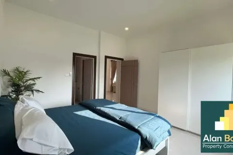 Casa de 3 dormitorios en Pattaya, Tailandia № 211325 - foto 8