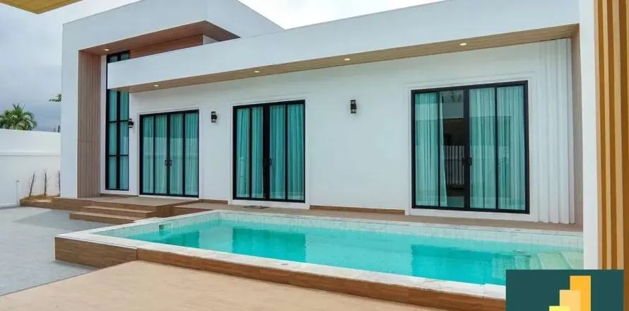 Casa de 4 dormitorios en Jomtien Beach, Pattaya, Tailandia № 211326