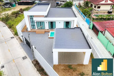 Casa de 4 dormitorios en Jomtien Beach, Pattaya, Tailandia № 211326 - foto 14