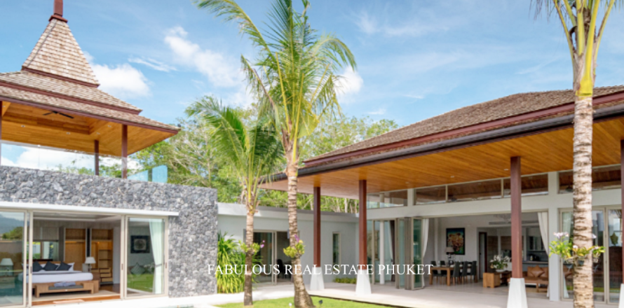 Villa in Bang Tao, Thailand 3 bedrooms № 179601