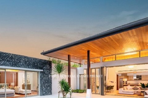 Villa in Bang Tao, Thailand 3 bedrooms № 179601 - photo 2