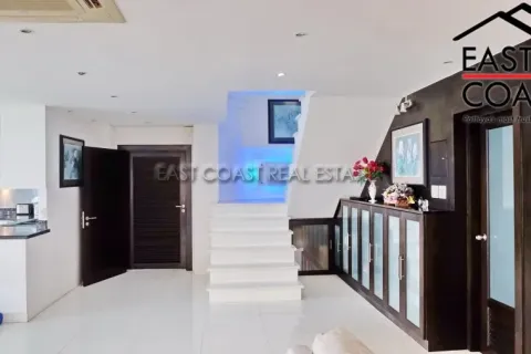 Condominio de 2 dormitorios en Jomtien Beach, Pattaya, Tailandia № 212234 - foto 17