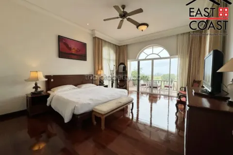 Casa de 4 dormitorios en Pattaya, Tailandia № 212239 - foto 13
