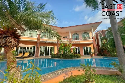 House in Pattaya, Thailand 4 bedrooms № 212239