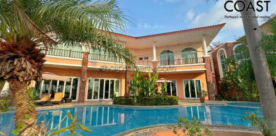 Casa de 4 dormitorios en Pattaya, Tailandia № 212239