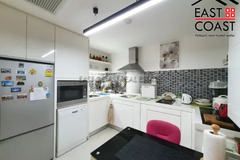 Condominio de 4 dormitorios en Pattaya, Tailandia № 212236 - foto 2
