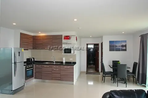 Condominio de 2 dormitorios en Jomtien Beach, Pattaya, Tailandia № 212561 - foto 4