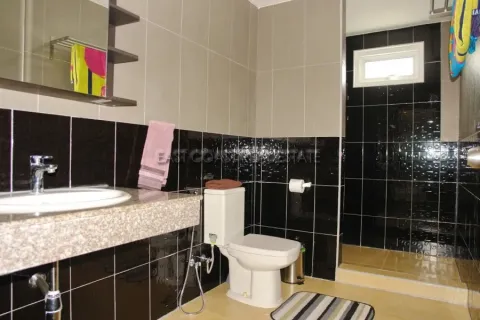 Condominio de 2 dormitorios en Jomtien Beach, Pattaya, Tailandia № 212561 - foto 11