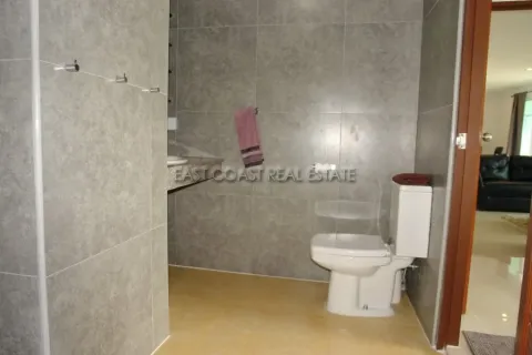 Condominio de 2 dormitorios en Jomtien Beach, Pattaya, Tailandia № 212561 - foto 15