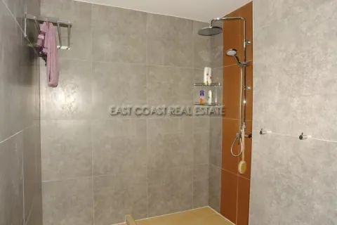 Condominio de 2 dormitorios en Jomtien Beach, Pattaya, Tailandia № 212561 - foto 17