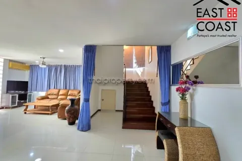 Casa de 3 dormitorios en Pattaya, Tailandia № 212557 - foto 12