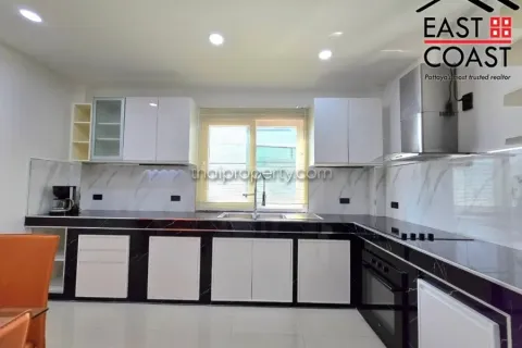 Casa de 3 dormitorios en Pattaya, Tailandia № 212557 - foto 9