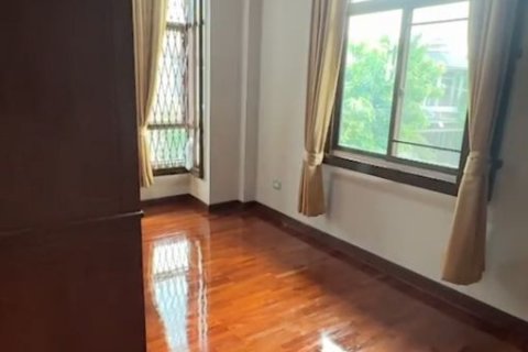 Дуплекс в Нонтхабури, Таиланд с 3 спальнями  № 139155 - фото 18