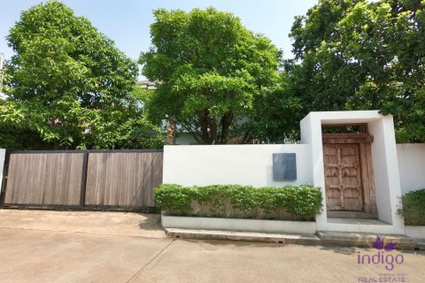 Дом в Чиангмае, Таиланд с 5 спальнями  № 162582 - фото 1