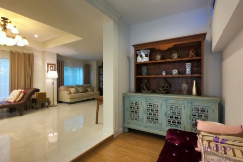 Дом в Чиангмае, Таиланд с 5 спальнями  № 162582 - фото 4